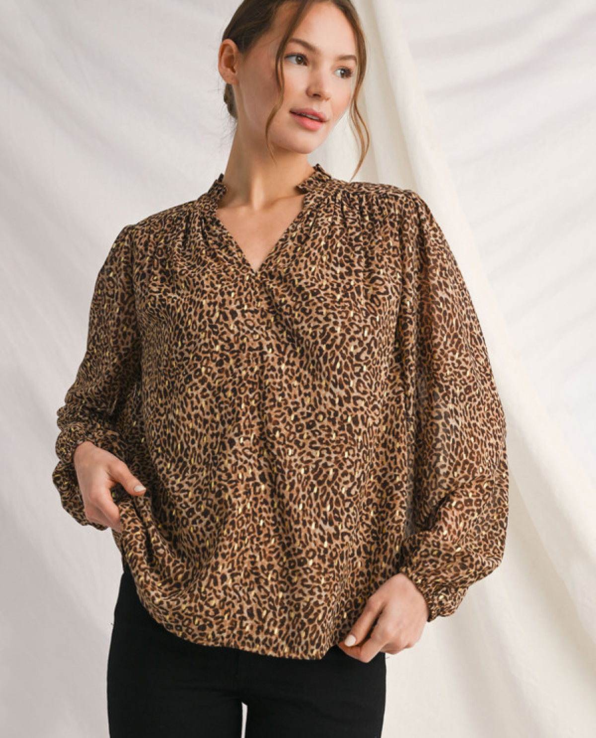 Jodifl V-Neck Leopard Print Puff Sleeve Top