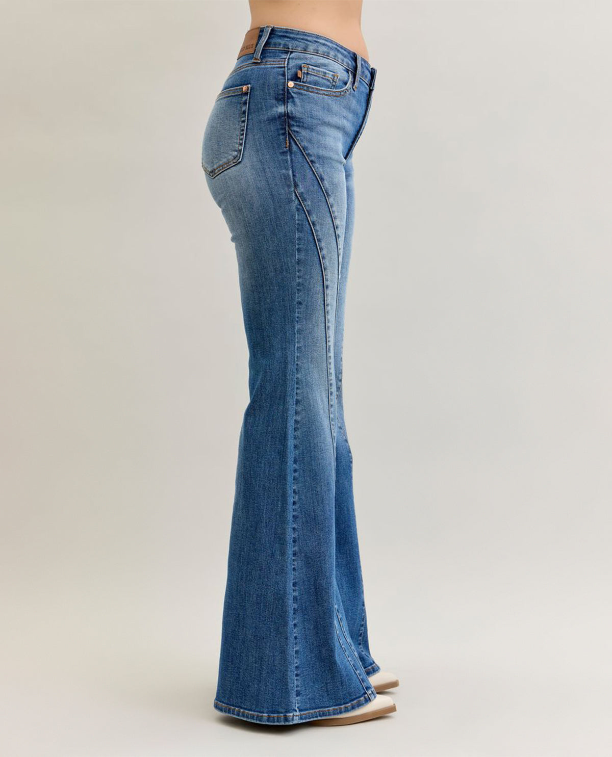 Judy Blue MR New Flare Angular Seam