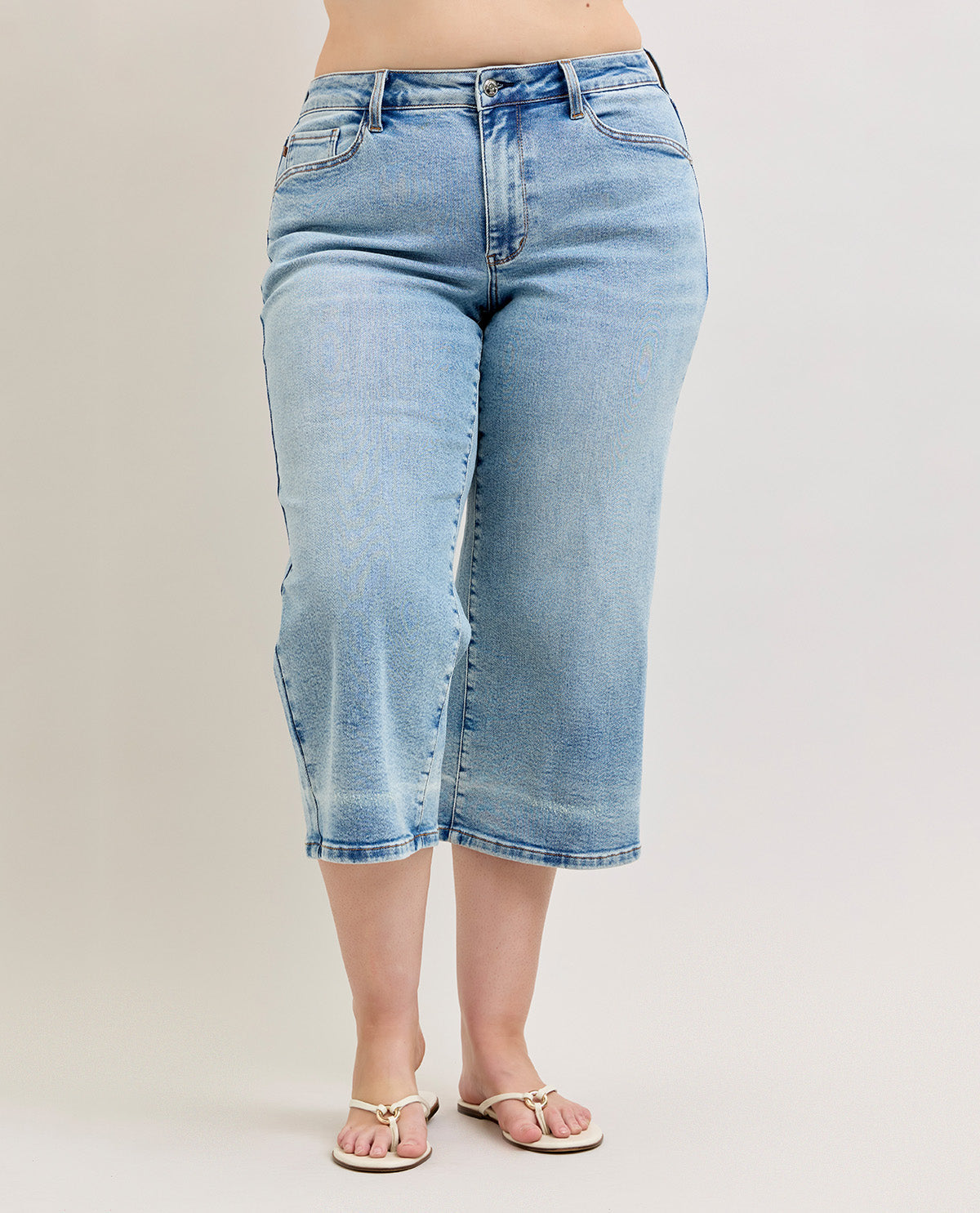 Judy Blue Mr Wide Crop Jeans Medium Wash