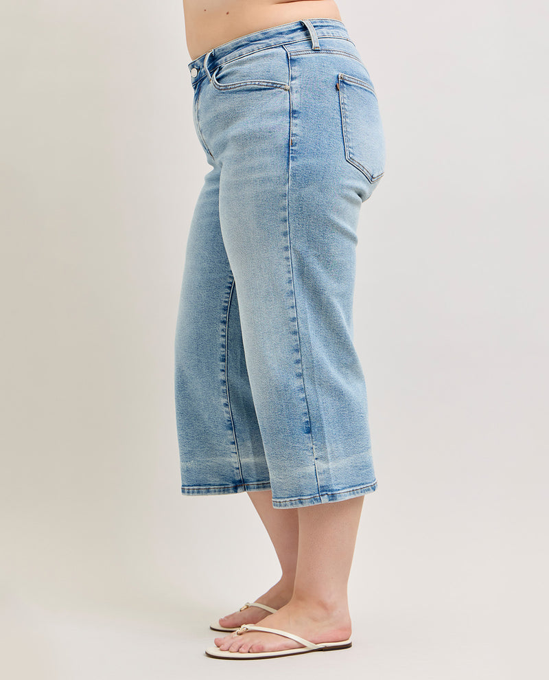 Judy Blue Mr Wide Crop Jeans Medium Wash