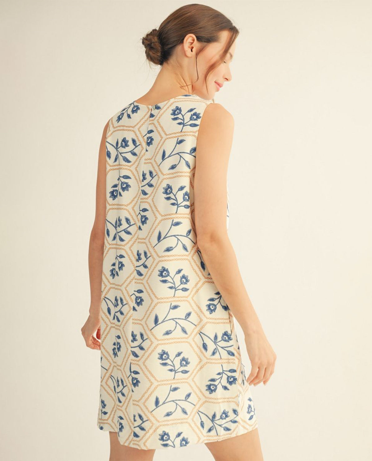 Jodifl Floral Embroidered Shift Dress Blue