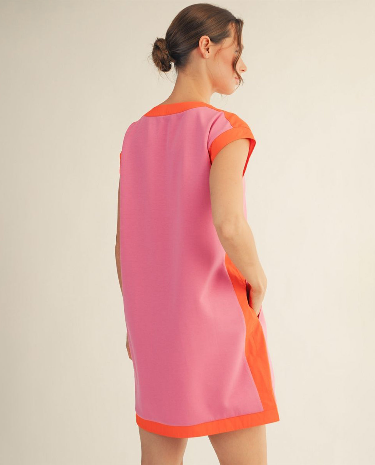 Jodifl Solid V-Neck Dress With Contrast Trim