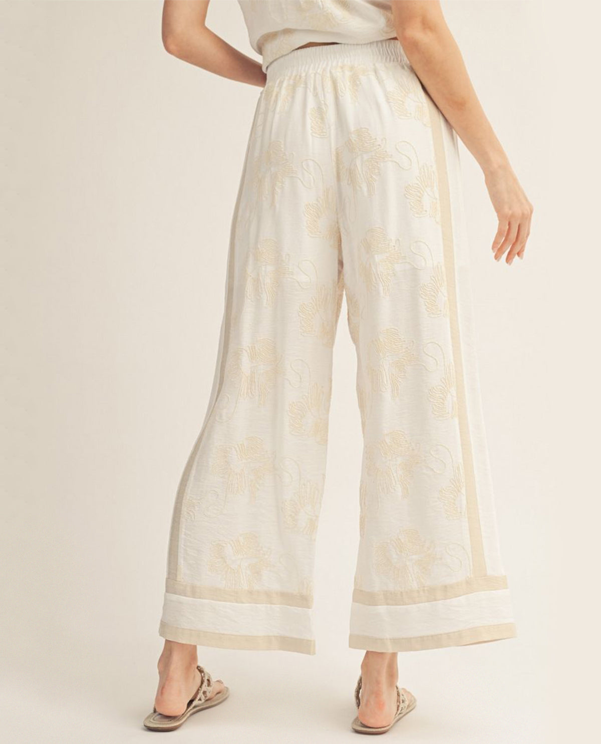 Jodifl Print Soft Crop Pant With Solid Trim Off White