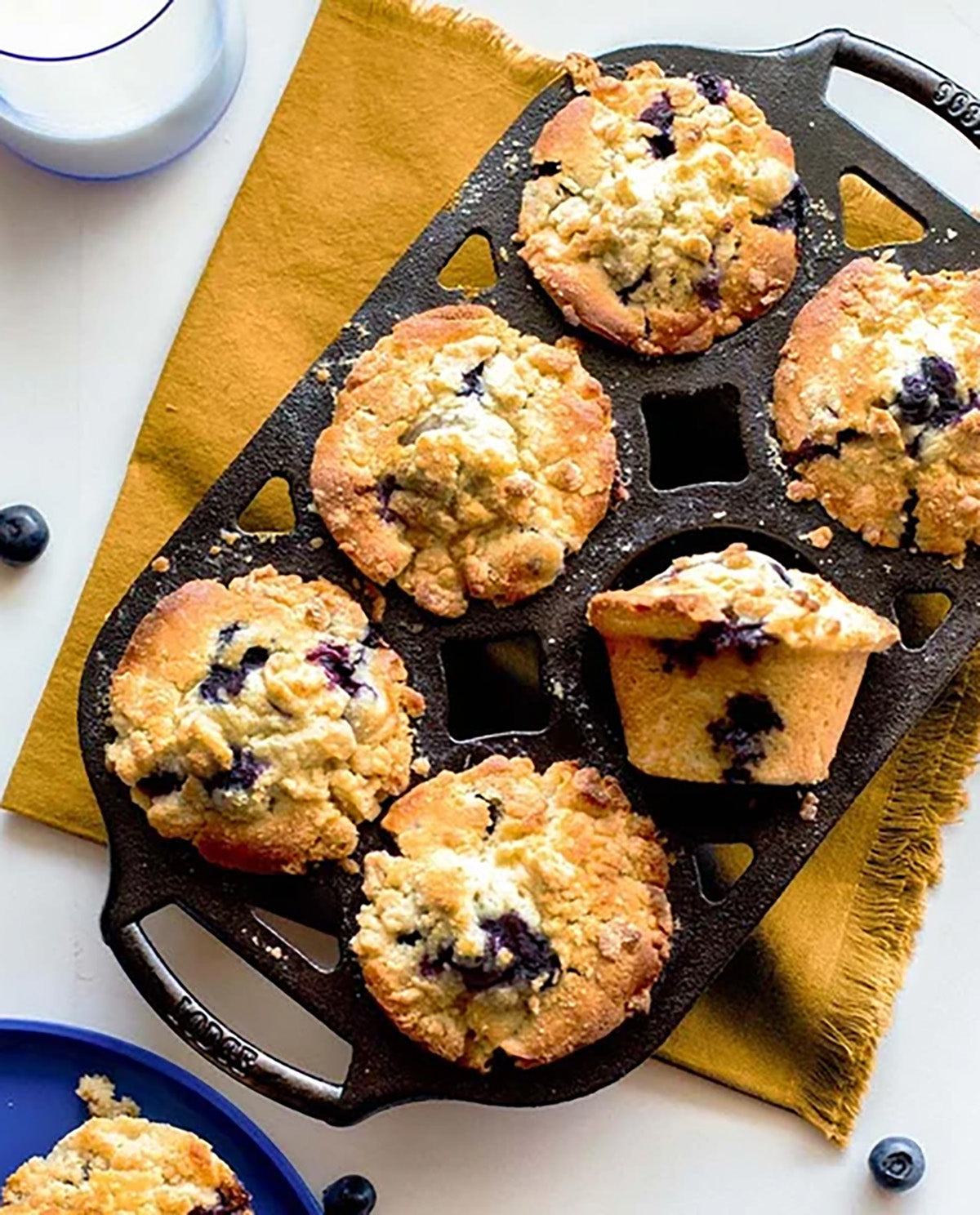 Lodge Muffin Pan