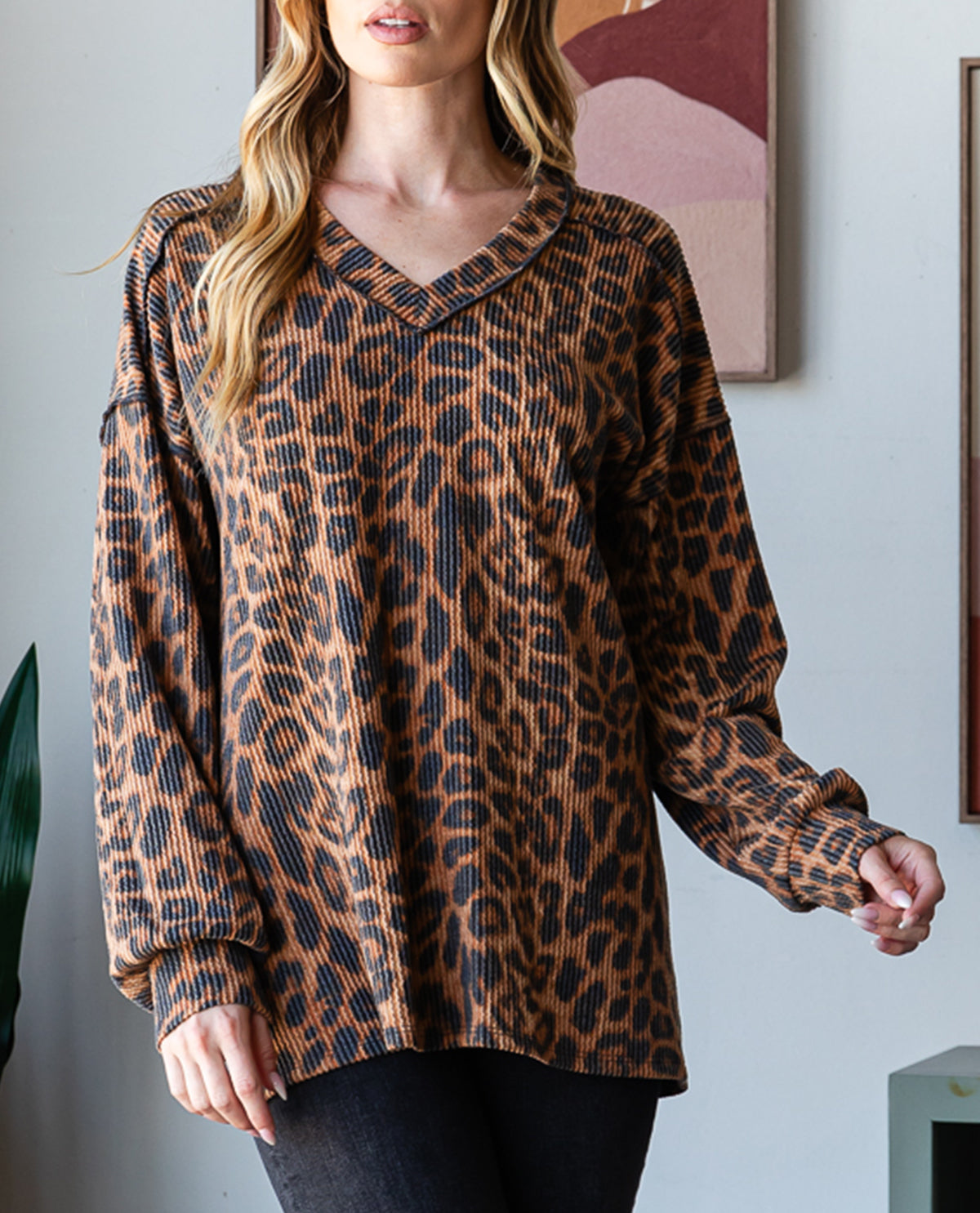 Ribbed V-Neck Leopard Print Top