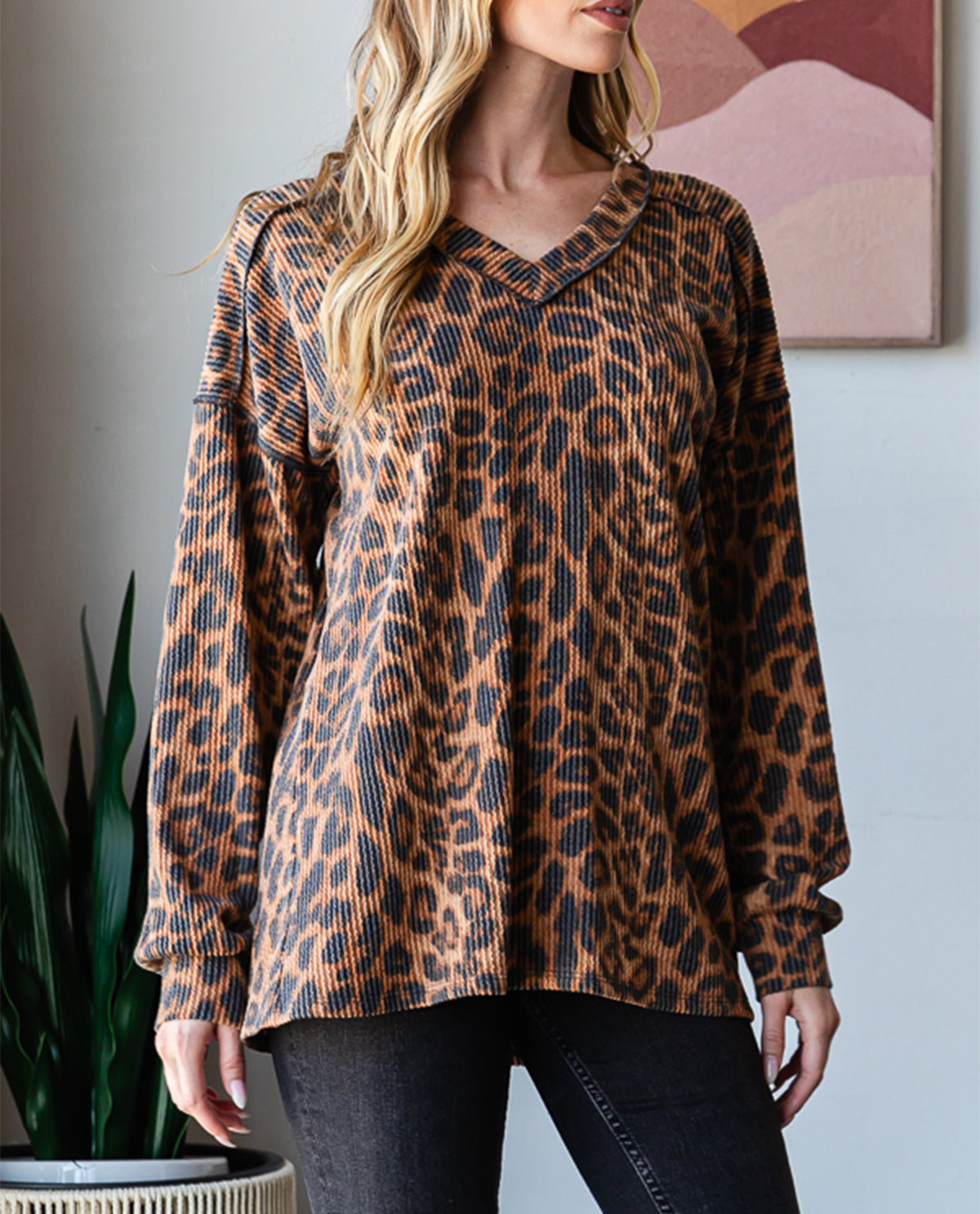 Ribbed V-Neck Leopard Print Top