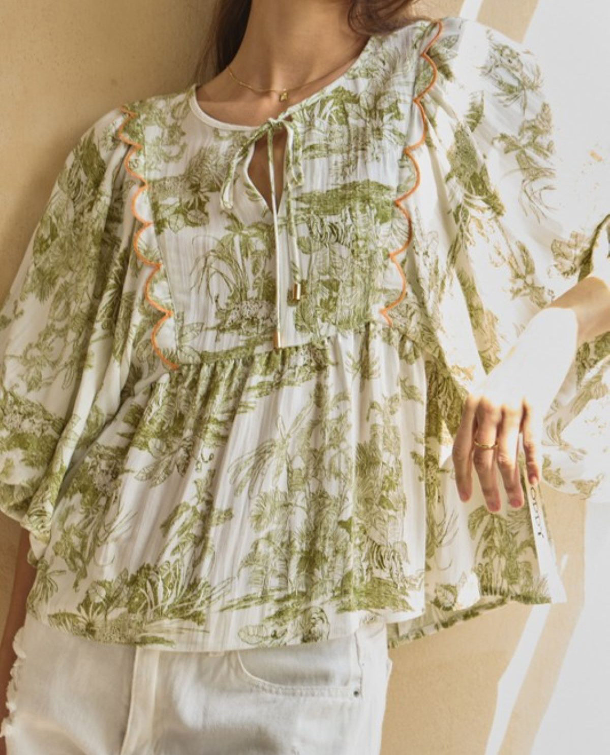 Toi Print Top with Scallop Edge