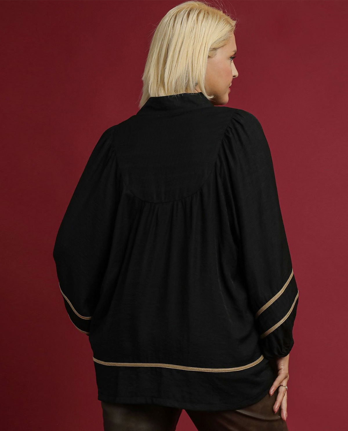Umgee Plus Solid Smock Top with Contrast Piping