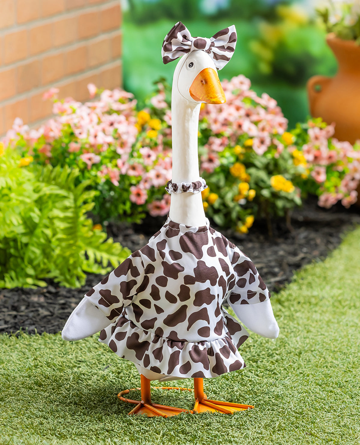 Porch Goose Outfit - Cow