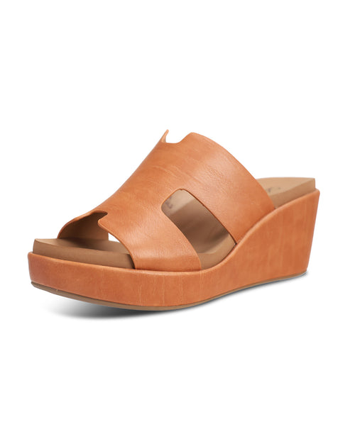 Corkys Pucker Up Sandal Cognac Smooth