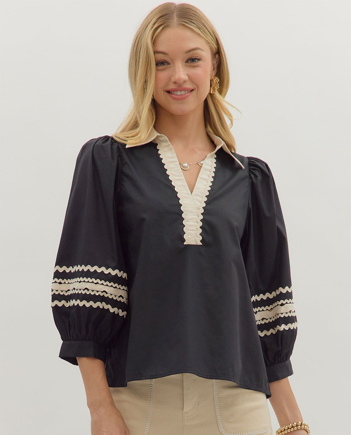 Entro Solid Top with Contrast Collar Black