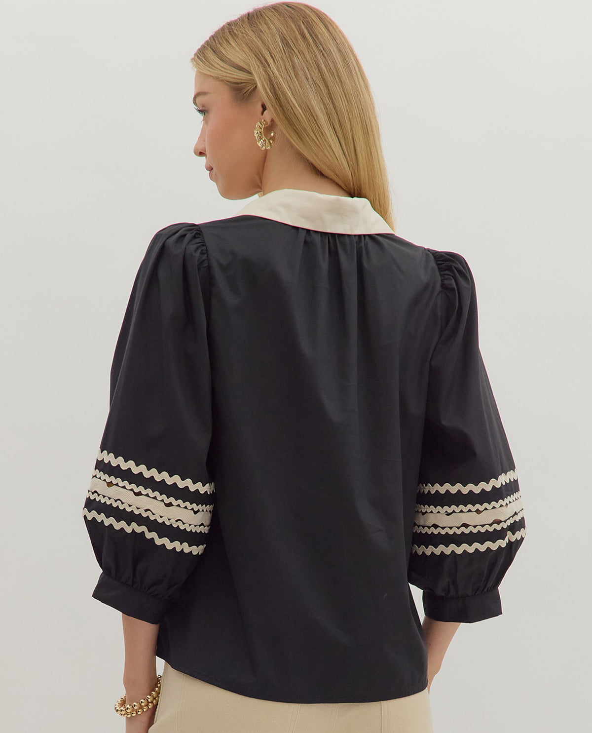 Entro Solid Top with Contrast Collar Black