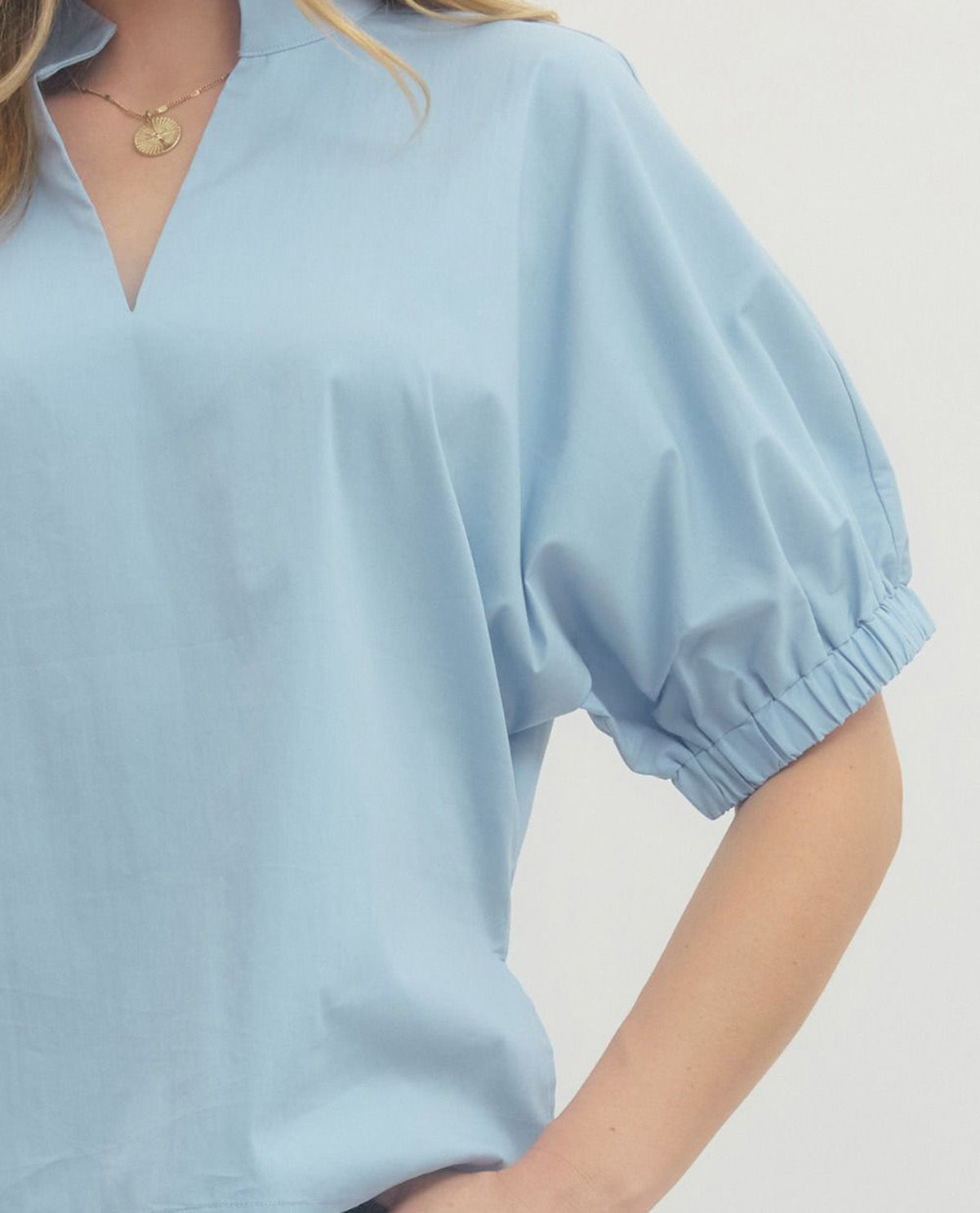 Entro Solid V-Neck Puff Sleeve Top