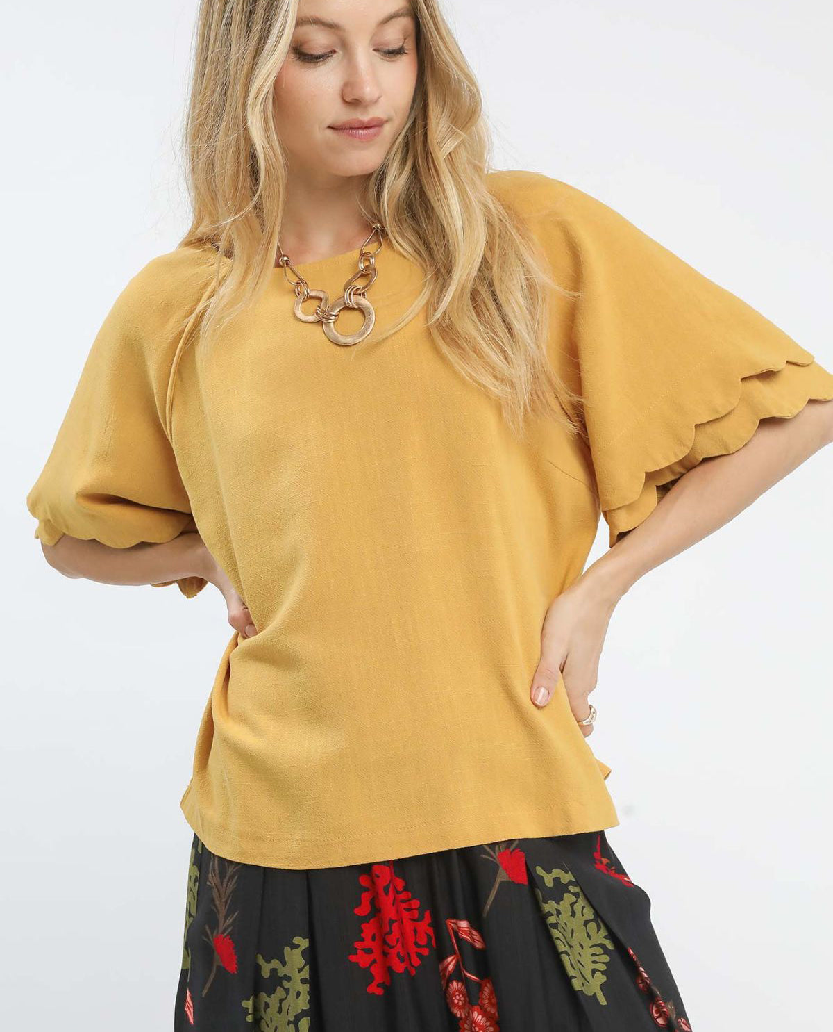 Linen Scallop Solid Ruffle Sleeve Top