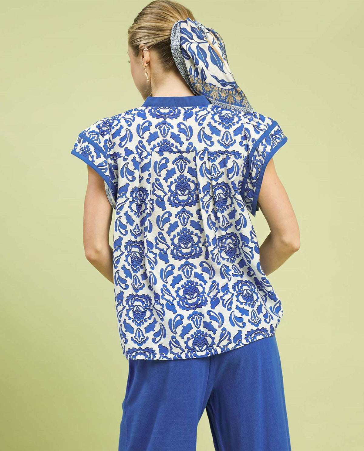 Umgee Abstract Print Top with Flutter Sleeve Contrast Edge