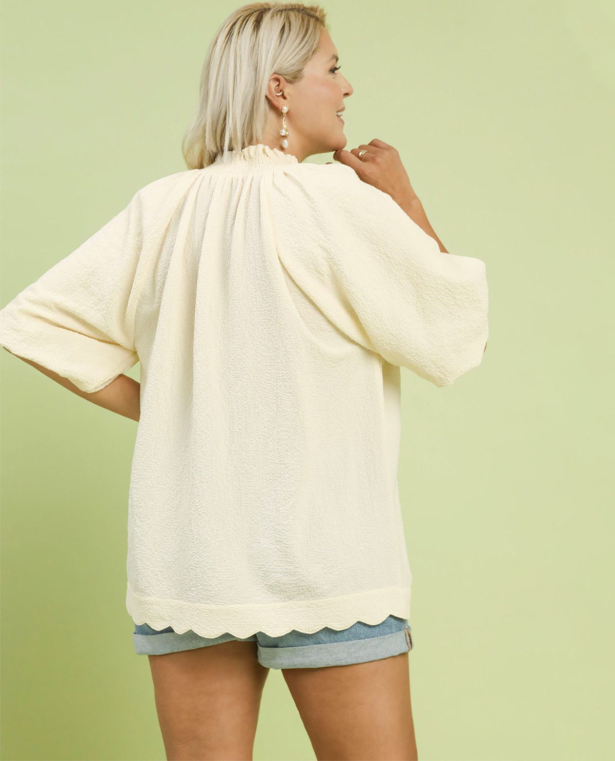 Scalloped Hem Texture Blouse With Short Puff Sleeves