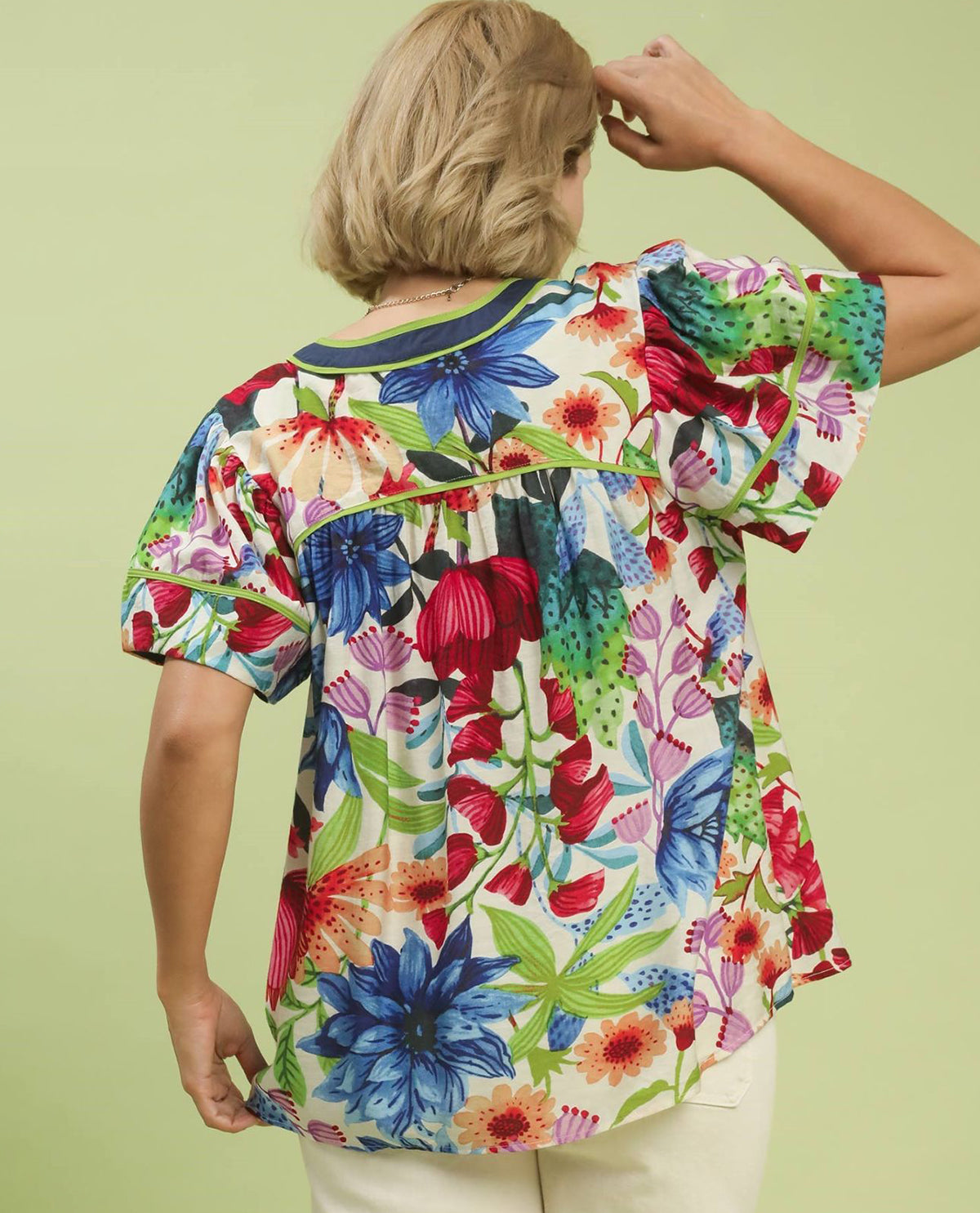 Umgee Mix Floral Short Sleeve Top With Contrast Trim Cream