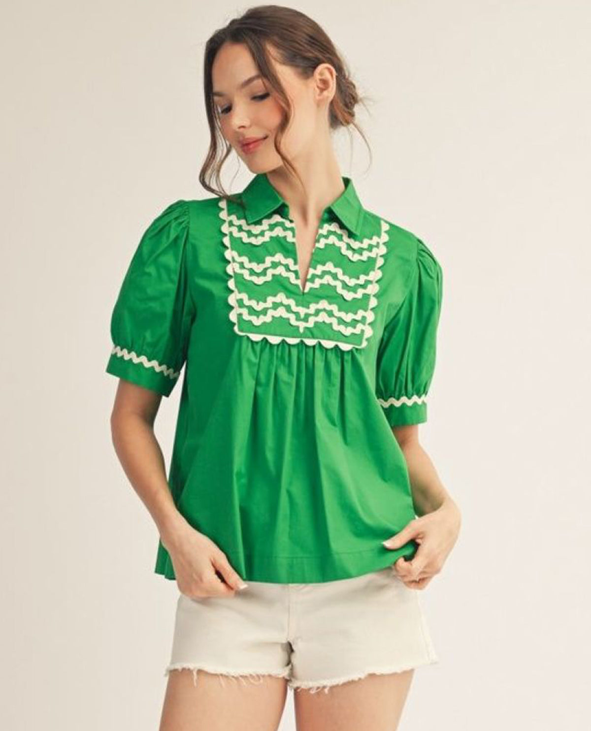 Jodifl Short Sleeve Top With V-Notched Neckline and Ric Rac Trim Green