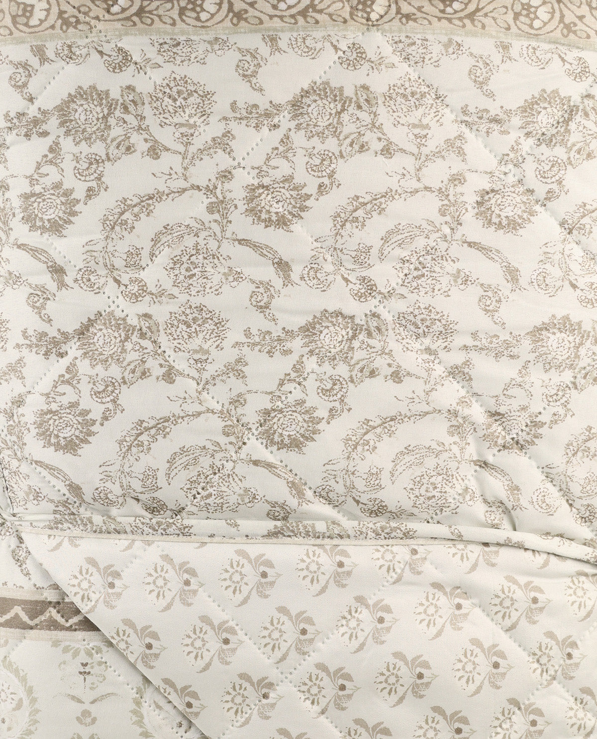 Radley King Quilt Set Hanging