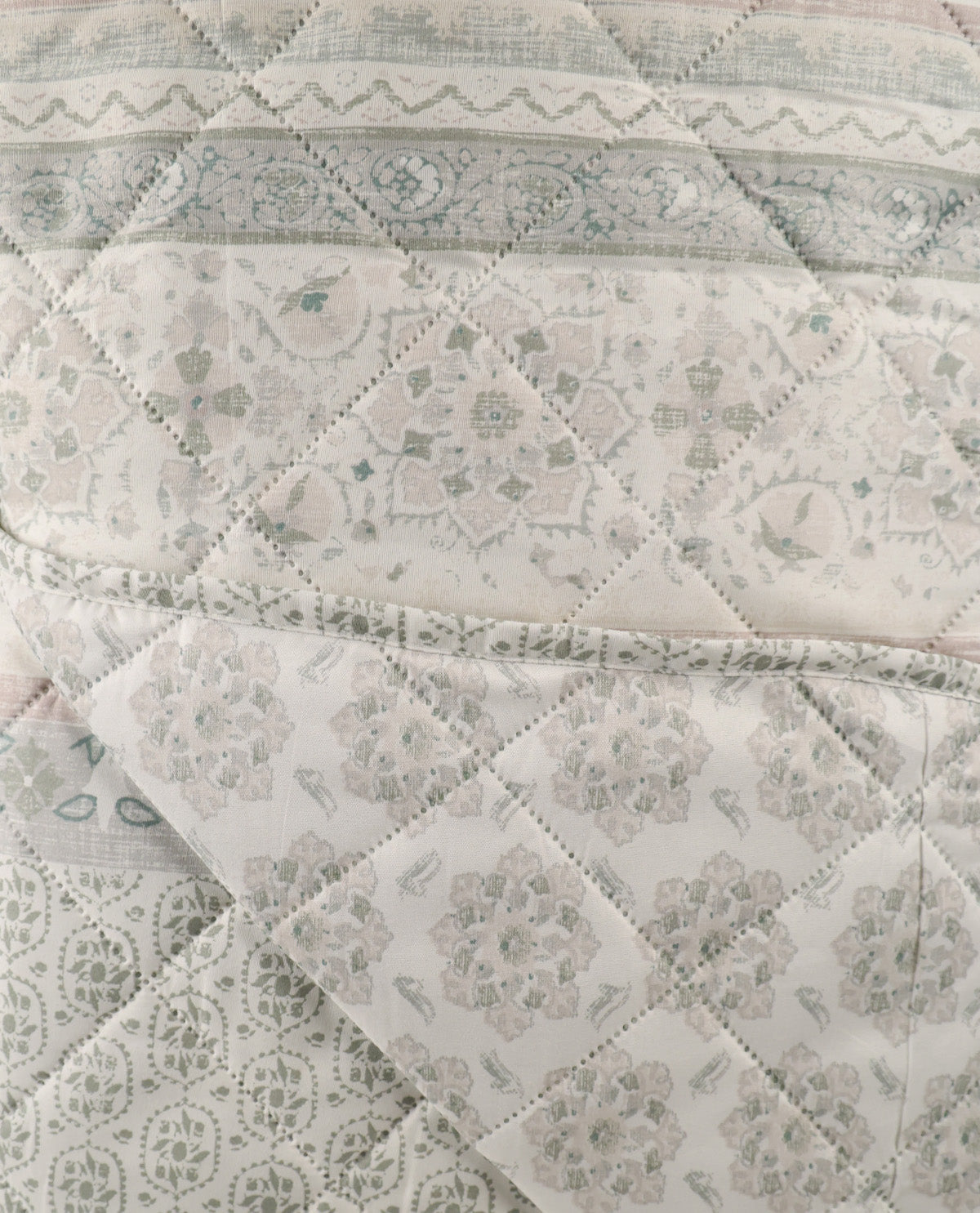 Radley King Quilt Set Hanging