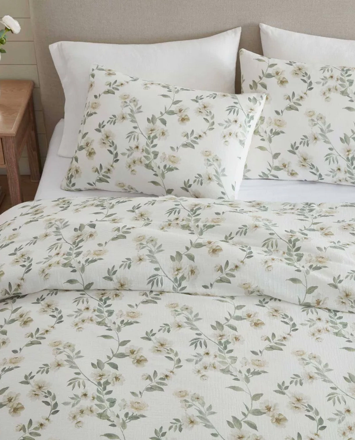 Martha Stewart Hazel Floral Beige Comforter Set KG/CK