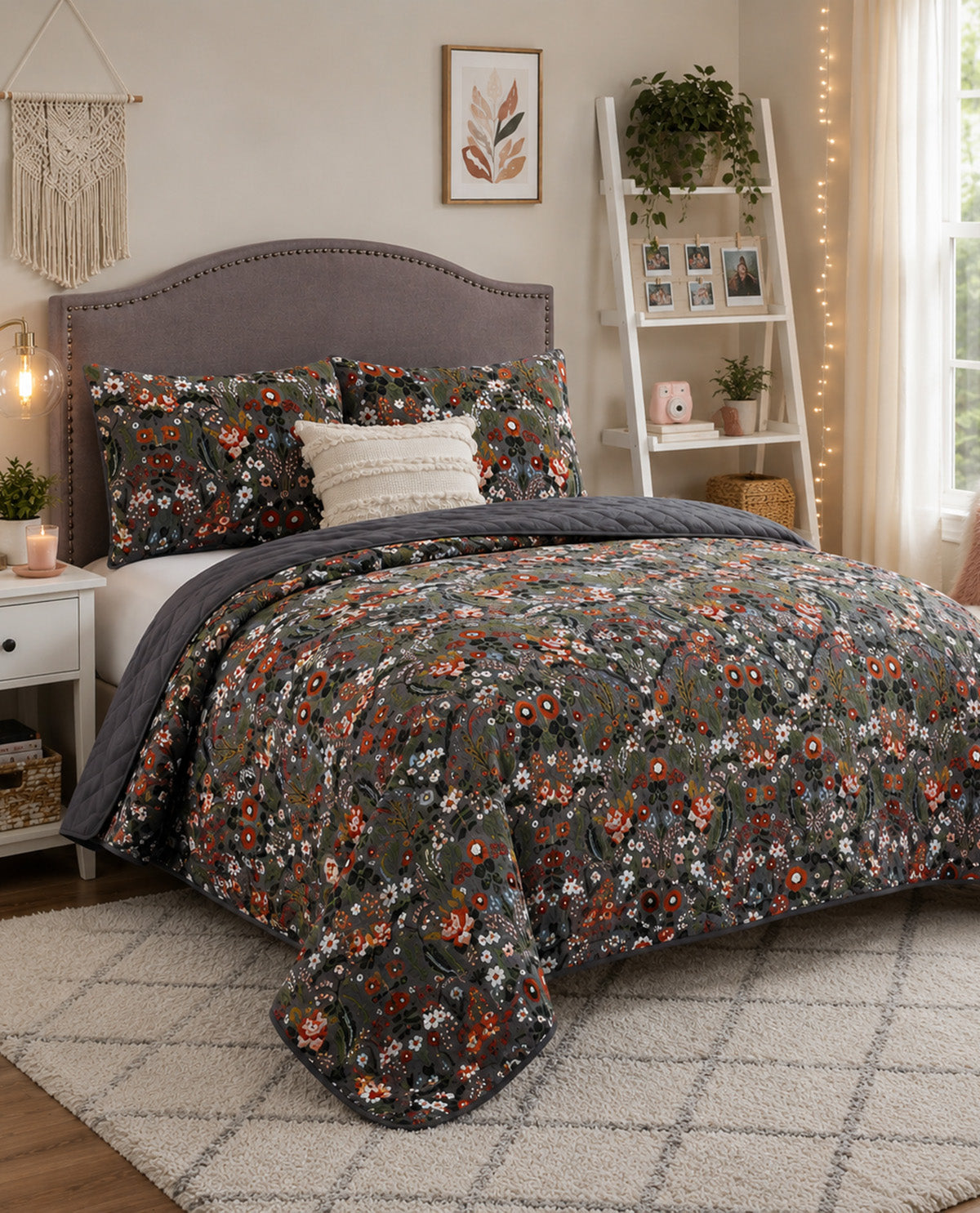 Olivia Floral 3 Piece Queen Quilt Set