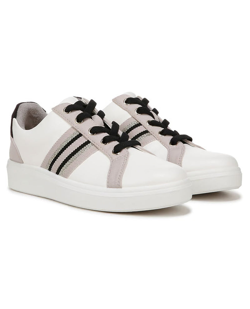 A pair of low-top sneakers in white leather with pale pink side panels and black laces, shown on a clean white background.