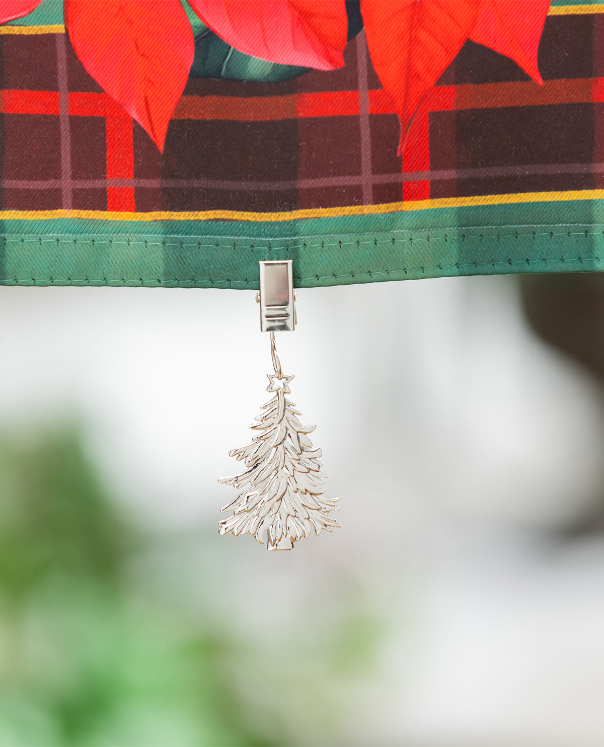 Evergreen Metal Christmas Tree Flag Clip