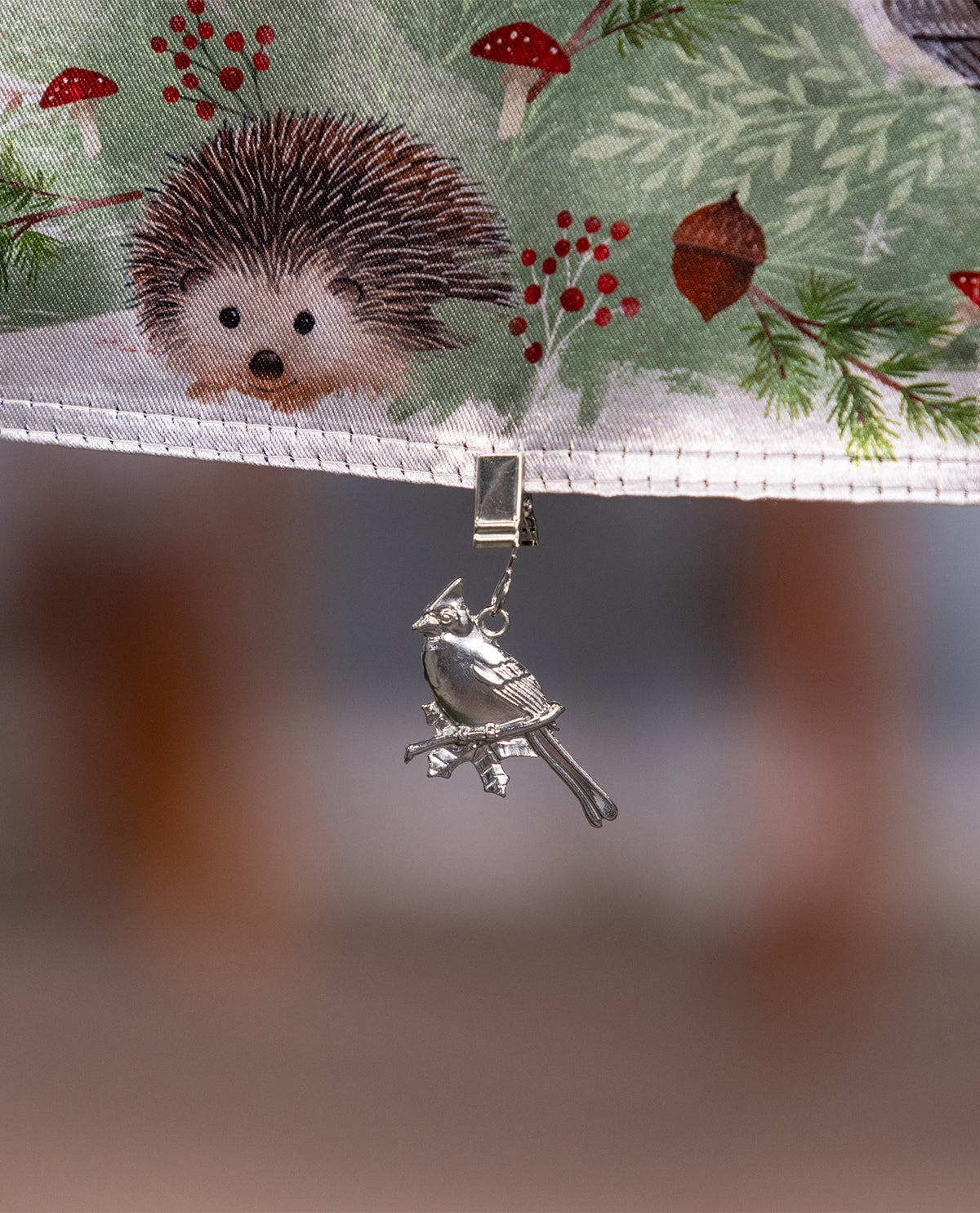 Evergreen Metal Holiday Cardinal Flag Clip