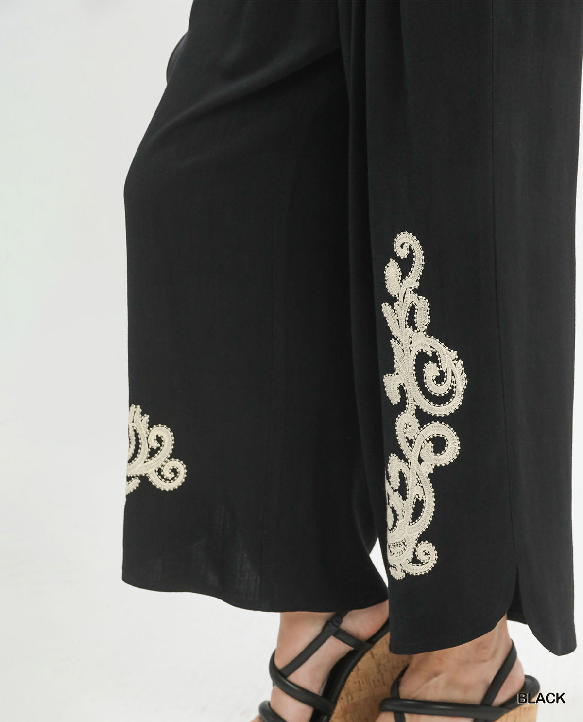 Umgee Embroidered Wide Leg Pant