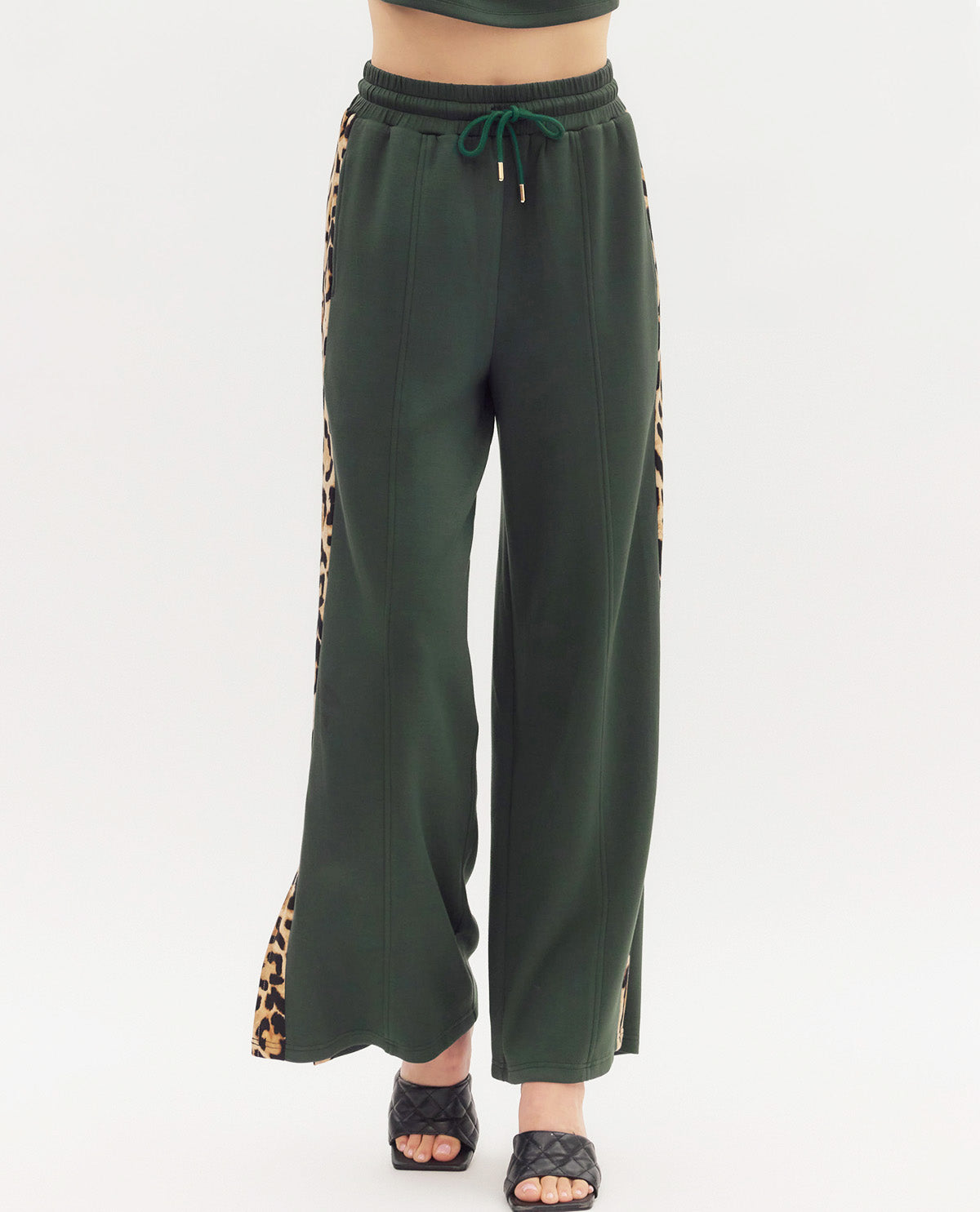 Solid Pant with Leopard Print Trim Details
