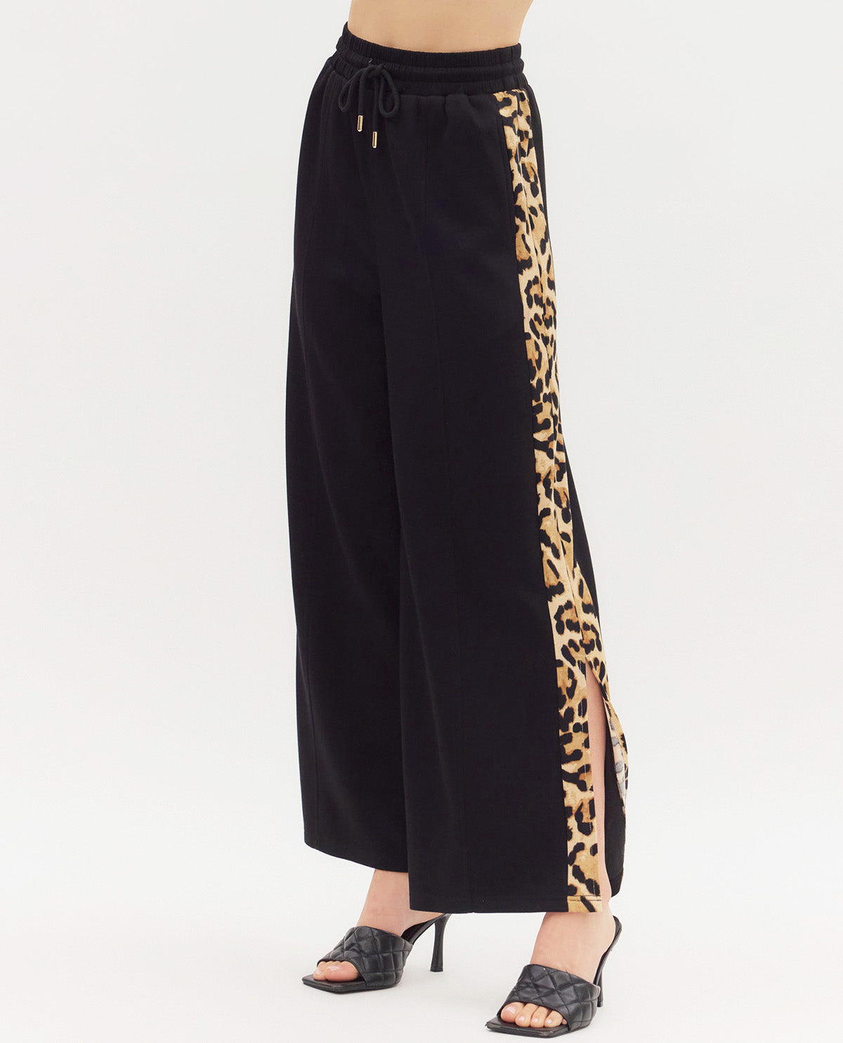 Solid Pant with Leopard Print Trim Details