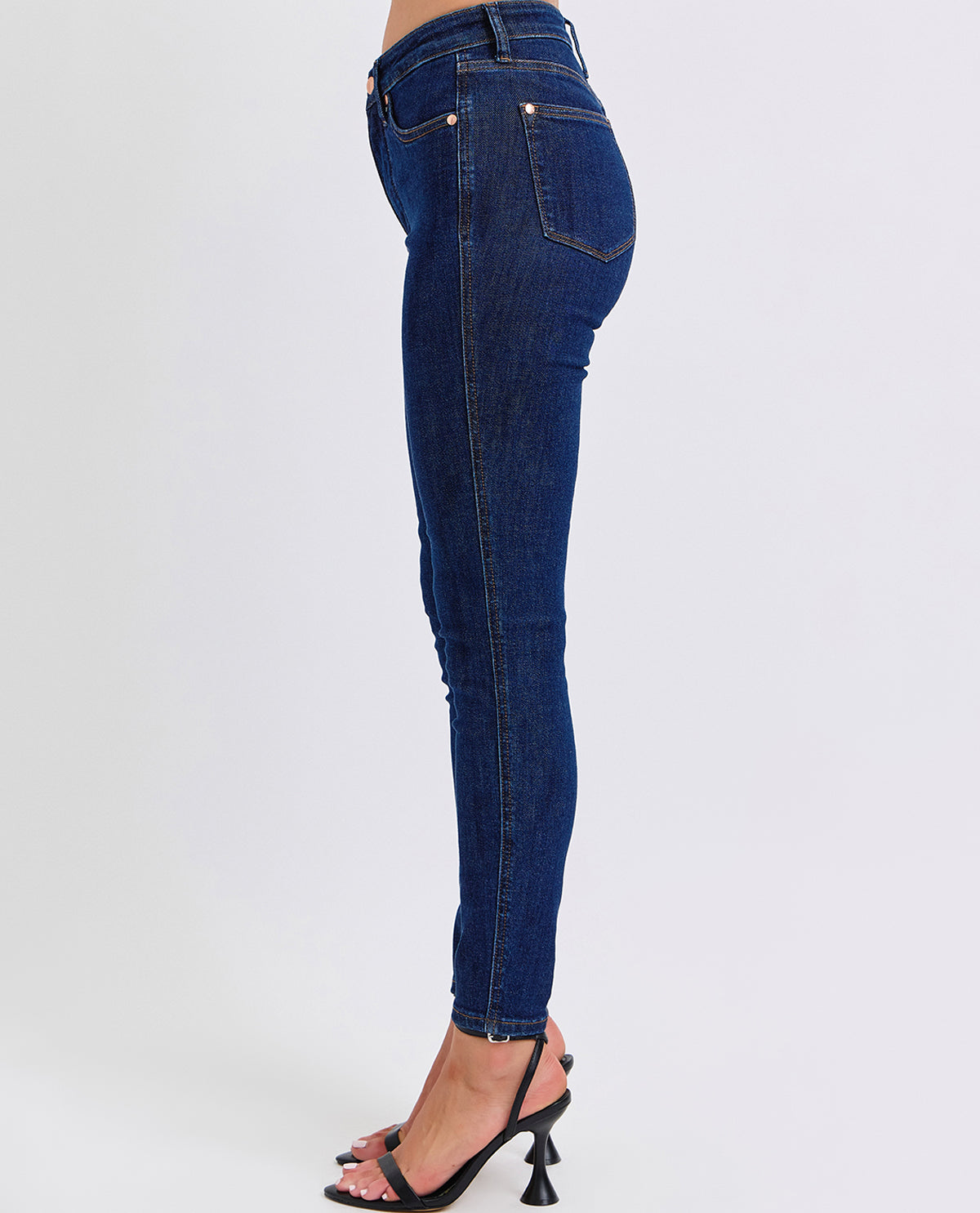 Judy Blue Mid-Rise Tummy Control Skinny Jean