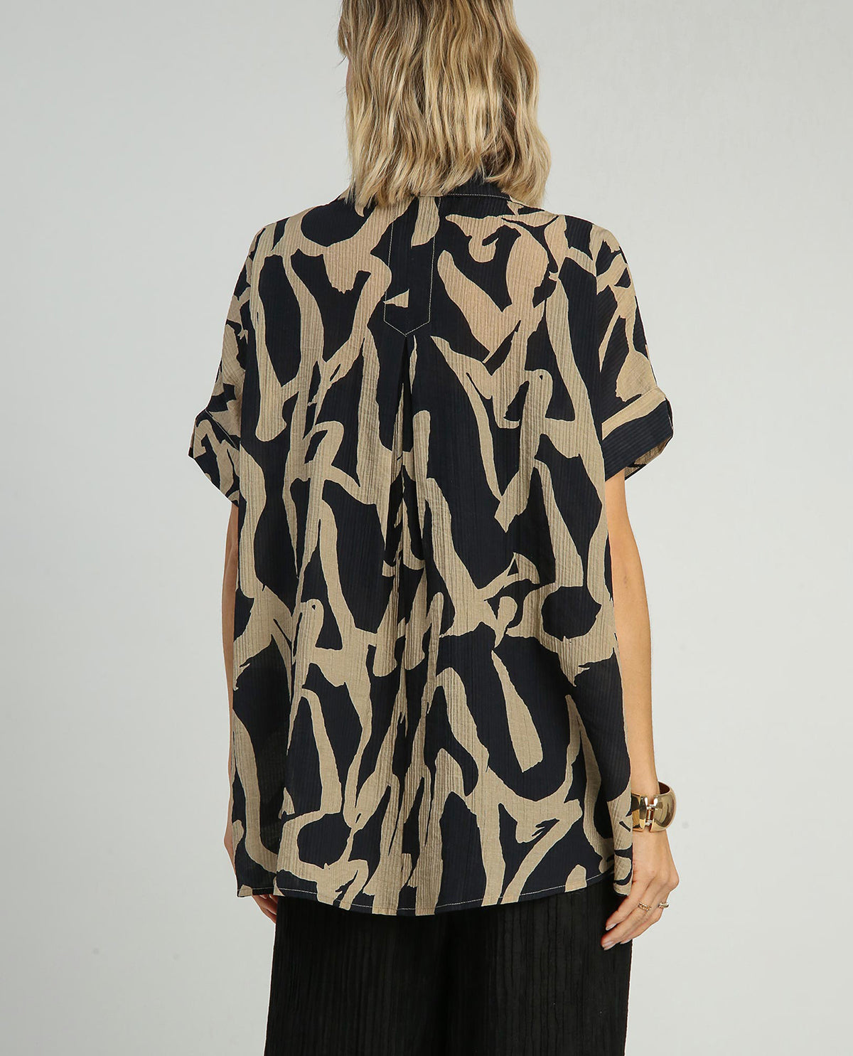 Two-Tone & Abstract Collared Print Button-Down Wide Top