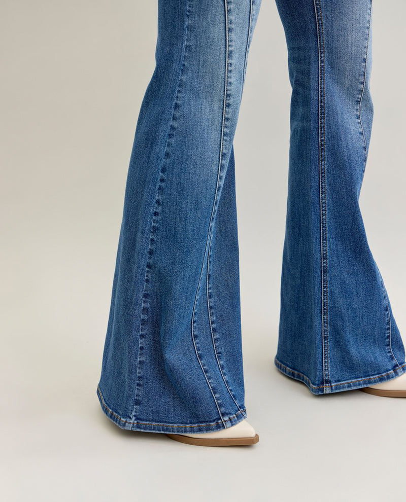 Judy Blue MR New Flare Angular Seam